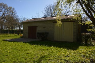 Terrains de loisirs bois etangs a vendre Bouère 53290 Mayenne 16370 m2  85600 euros
