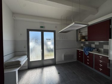 Fonds et murs commerciaux a vendre Saint-Martin-de-Ré 17410 Charente-Maritime 74 m2  269880 euros