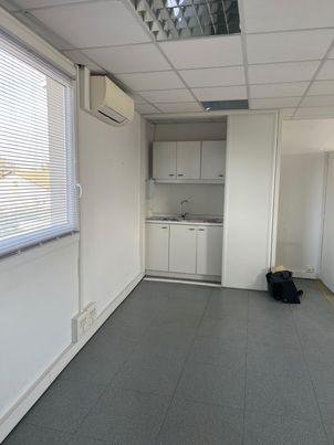 Location fonds et murs commerciaux Pierrelatte 26700 Drôme 120 m2  990 euros