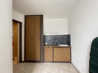 Fonds et murs commerciaux a vendre Lodève 34700 Hérault 68 m2  72080 euros