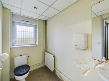 Fonds et murs commerciaux a vendre Maubeuge 59600 Nord 98 m2  363700 euros
