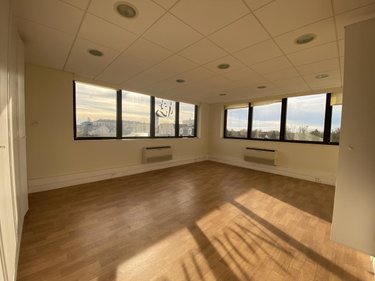 Fonds et murs commerciaux a vendre Montargis 45200 Loiret 78 m2  105900 euros