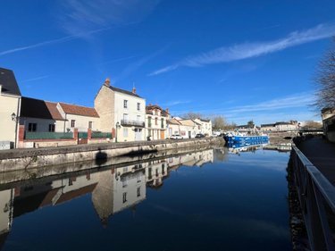 Immeuble a vendre Montargis 45200 Loiret 157 m2  194400 euros