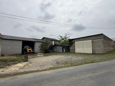 Garage et parking a vendre Beaupréau-en-Mauges 49600 Maine-et-Loire 280 m2  43000 euros