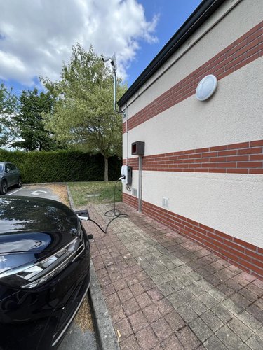 Fonds et murs commerciaux a vendre Laon 02000 Aisne 860 m2  999000 euros