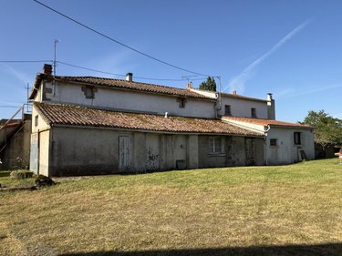 Maison a vendre Cholet 49300 Maine-et-Loire 222 m2 9 pièces 230560 euros