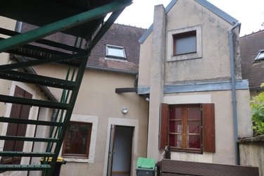 Immeuble a vendre Saint-Amand-Montrond 18200 Cher 210 m2  229000 euros