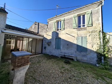 Immeuble a vendre Saintes 17100 Charente-Maritime 174 m2  251808 euros