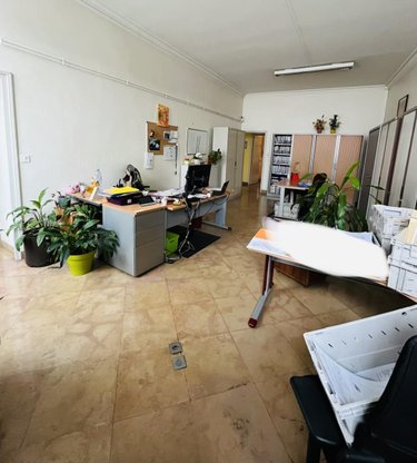 Fonds et murs commerciaux a vendre Dole 39100 Jura 153 m2  190000 euros