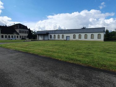 Fonds et murs commerciaux a vendre Serrières-de-Briord 01470 Ain 4187 m2  1860000 euros