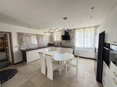 Maison a vendre Bourges 18000 Cher 155 m2 8 pièces 320000 euros