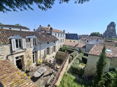 Maison a vendre Saintes 17100 Charente-Maritime 350 m2 13 pièces 1040000 euros