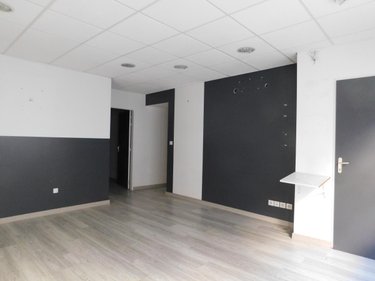 Fonds et murs commerciaux a vendre Poncin 01450 Ain 57 m2  60000 euros