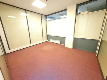 Fonds et murs commerciaux a vendre Vendôme 41100 Loir-et-Cher 602 m2  250000 euros