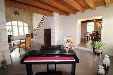 Maison a vendre Saintes 17100 Charente-Maritime 405 m2 11 pièces 592800 euros