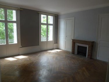 Immeuble a vendre Saumur 49400 Maine-et-Loire 661 m2  699800 euros