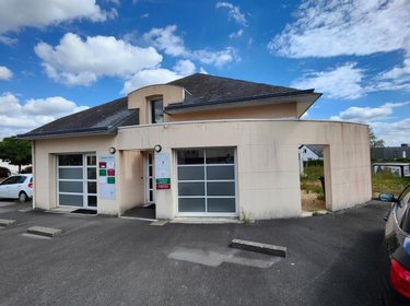 Fonds et murs commerciaux a vendre Theix-Noyalo 56450 Morbihan 168 m2  415800 euros