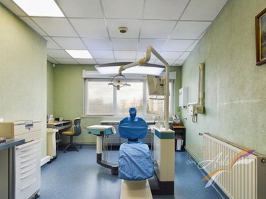 Fonds et murs commerciaux a vendre Maubeuge 59600 Nord 98 m2  363700 euros