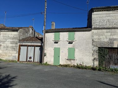 Immeuble a vendre Saintes 17100 Charente-Maritime 174 m2  251808 euros