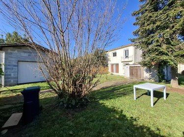 Maison a vendre Saintes 17100 Charente-Maritime 75 m2 4 pièces 199348 euros