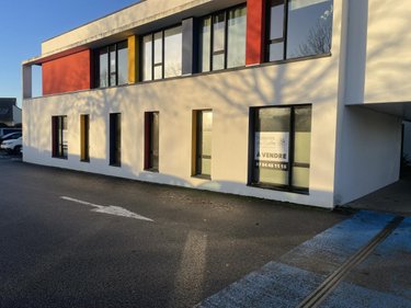 Fonds et murs commerciaux a vendre Vannes 56000 Morbihan 124 m2  330750 euros