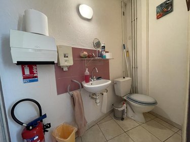 Fonds et murs commerciaux a vendre Lodève 34700 Hérault 68 m2  72080 euros