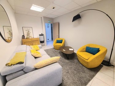 Fonds et murs commerciaux a vendre Pierrelatte 26700 Drôme 261 m2  435000 euros