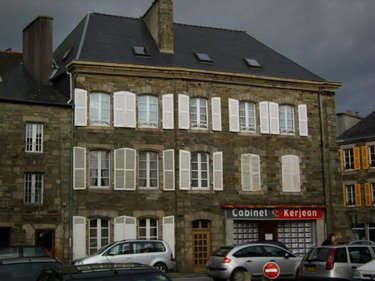 Immeuble a vendre Carhaix-Plouguer 29270 Finistère 340 m2  304500 euros