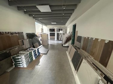 Fonds et murs commerciaux a vendre Huelgoat 29690 Finistère 90 m2  158250 euros