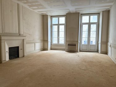 Immeuble a vendre Guingamp 22200 Côtes-d'Armor 700 m2  549920 euros