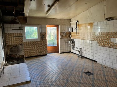 Immeuble a vendre Beaumont-sur-Sarthe 72170 Sarthe 210 m2  74320 euros