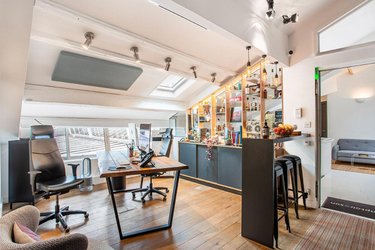 Immeuble a vendre Paris 17e arrondissement 75017 Paris 1096 m2  7420000 euros