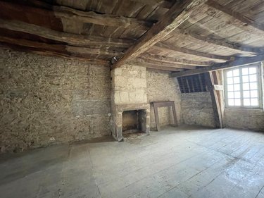 Immeuble a vendre Dinan 22100 Côtes-d'Armor 160 m2  359480 euros
