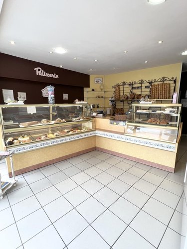 Fonds et murs commerciaux a vendre Oucques La Nouvelle 41290 Loir-et-Cher 205 m2  69960 euros