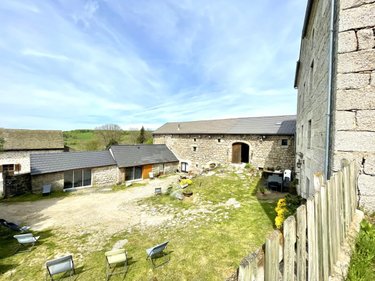 Fonds et murs commerciaux a vendre Lajo 48120 Lozère 342 m2  850000 euros