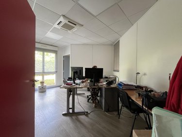 Fonds et murs commerciaux a vendre Laon 02000 Aisne 860 m2  1050000 euros