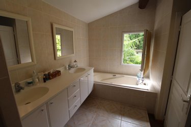Maison a vendre Saintes 17100 Charente-Maritime 405 m2 11 pièces 561600 euros