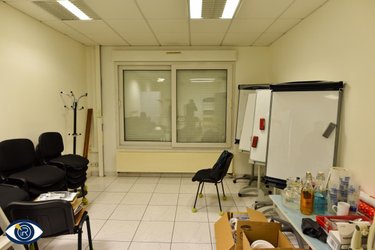 Fonds et murs commerciaux a vendre Laval 53000 Mayenne 229 m2  312000 euros