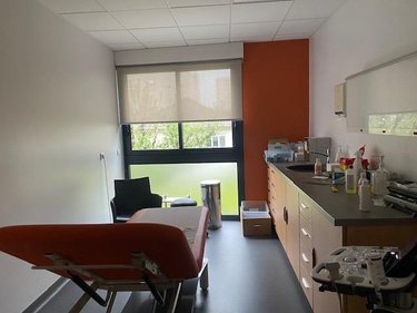 Fonds et murs commerciaux a vendre Besançon 25000 Doubs 270 m2  499800 euros