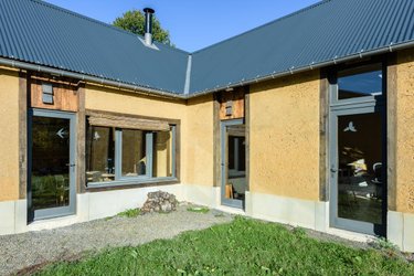Fonds et murs commerciaux a vendre Saint-Germain-sur-Ille 35250 Ille-et-Vilaine 81 m2  158962 euros