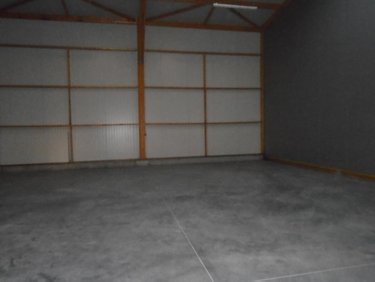 Location fonds et murs commerciaux Mouen 14790 Calvados 150 m2  985 euros