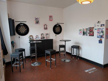 Fonds et murs commerciaux a vendre Lanvollon 22290 Côtes-d'Armor 220 m2  148500 euros