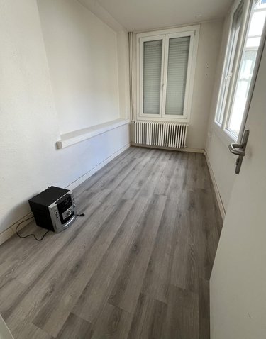 Fonds et murs commerciaux a vendre Dole 39100 Jura 487 m2  330000 euros