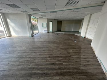 Fonds et murs commerciaux a vendre Hillion 22120 Côtes-d'Armor 130 m2  275600 euros
