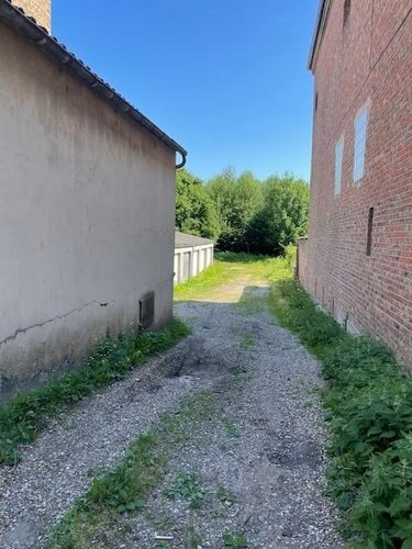 Garage et parking a vendre Abbeville 80100 Somme 230 m2  81900 euros