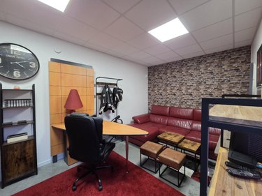 Fonds et murs commerciaux a vendre Plouigneau 29610 Finistère 288 m2  364400 euros