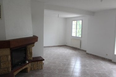 Location maison Méral 53230 Mayenne 83 m2 5 pièces 530 euros
