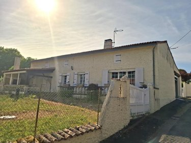 Maison a vendre Saintes 17100 Charente-Maritime 119 m2 4 pièces 215086 euros