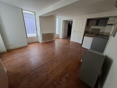 Immeuble a vendre Saintes 17100 Charente-Maritime 332 m2  462000 euros