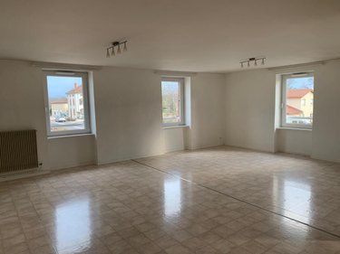 Location appartement Confrançon 01310 Ain 118 m2 4 pièces 800 euros